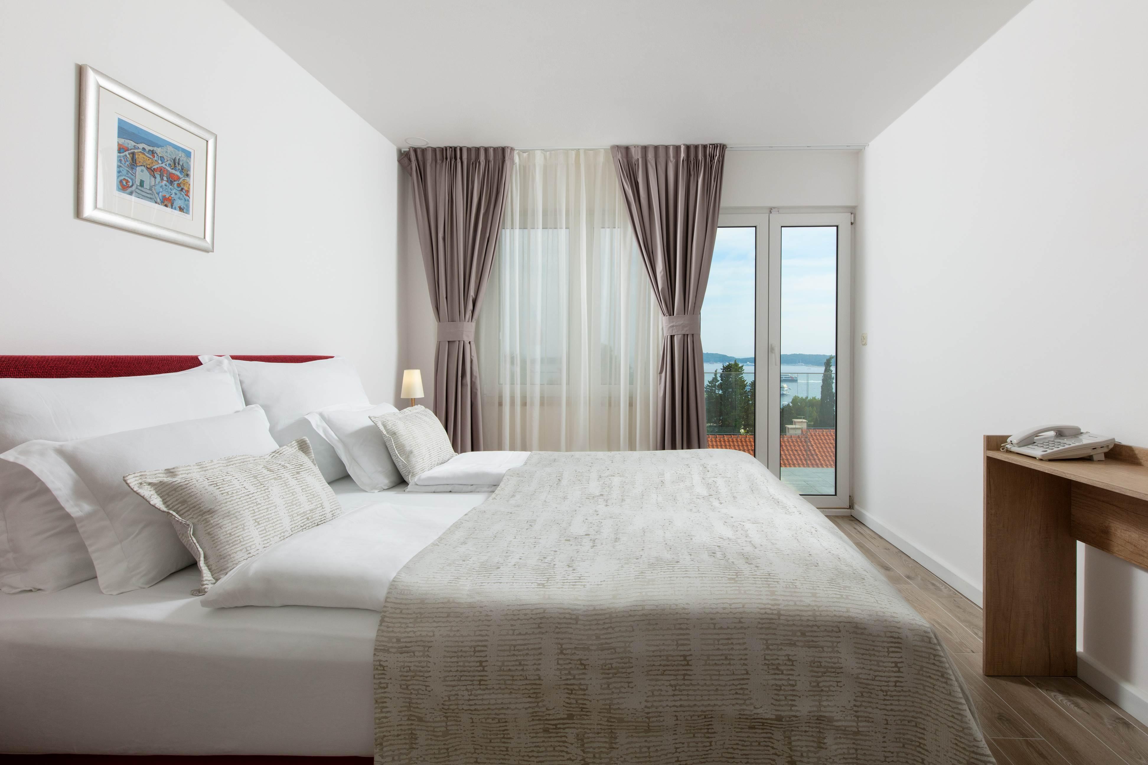 Pharia Hotel And Apartments - By The Beach Hvar Town Exterior photo